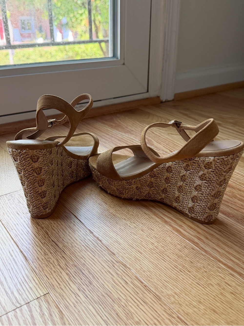 Anthropologie Textured Wedge Sandals Tan Suede Raffia Platform Heels Size 8 - Picture 3 of 9